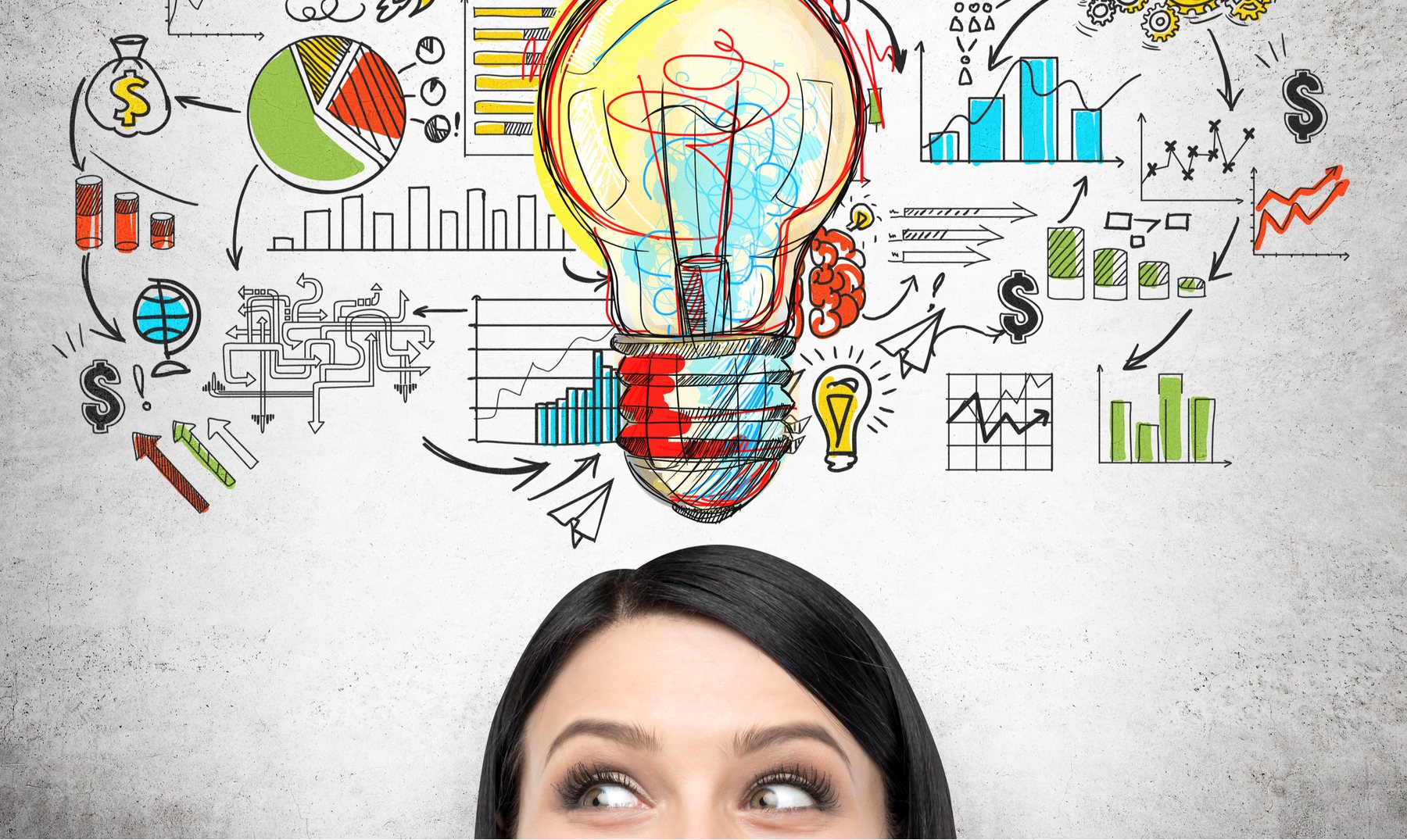 mujer pensando en tipos de emprendimientos